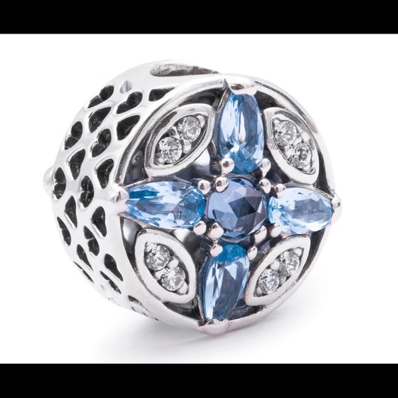 Pandora Winter Moments Charm - Picture 2 of 3